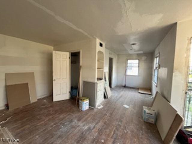 2028 N Green Rd, Cleveland, OH 44121 - photo 2