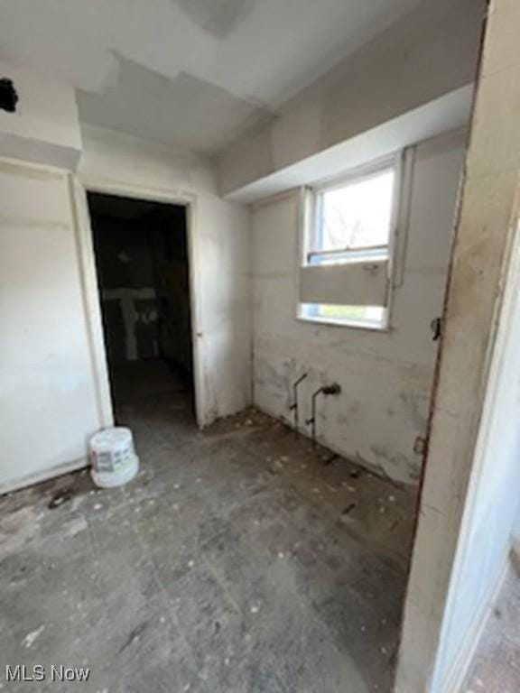 2028 N Green Rd, Cleveland, OH 44121 - photo 3
