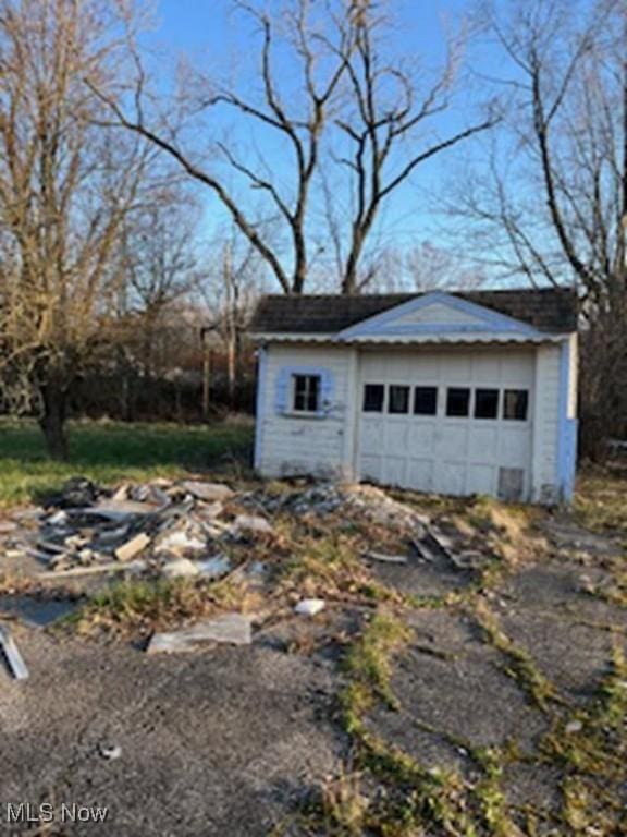 2028 N Green Rd, Cleveland, OH 44121 - photo 4