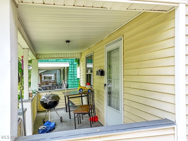 923 Lawton St, Akron, OH 44320 - view of porch