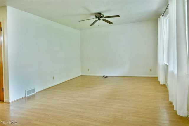131 Euclid Blvd, Youngstown, OH 44505 - unfurnished room with light wood-style floors and ceiling fan