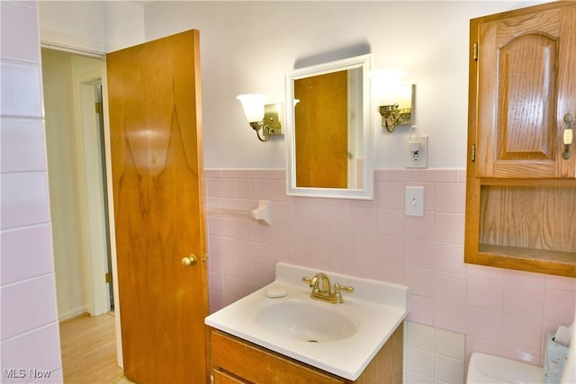 131 Euclid Blvd, Youngstown, OH 44505 - half bath with vanity and tile walls