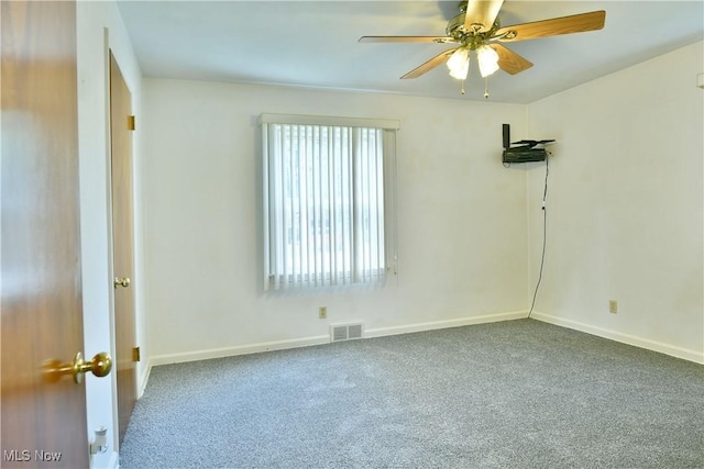 131 Euclid Blvd, Youngstown, OH 44505 - unfurnished room with carpet floors and a ceiling fan