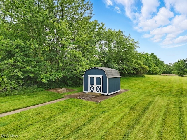 1624 Krumroy Rd, Akron, OH 44306 - view of grassy yard featuring a shed
