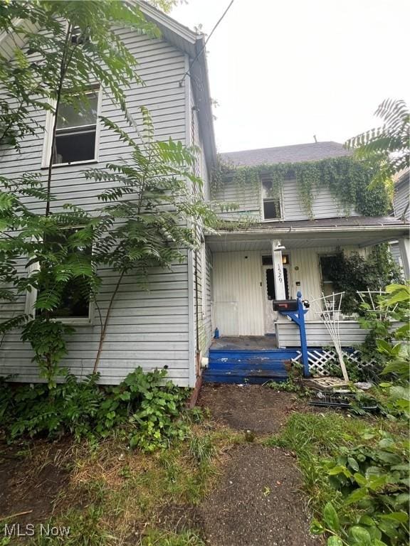 1529 Stark Ave SW, Canton, OH 44706 - view of front of house featuring a porch