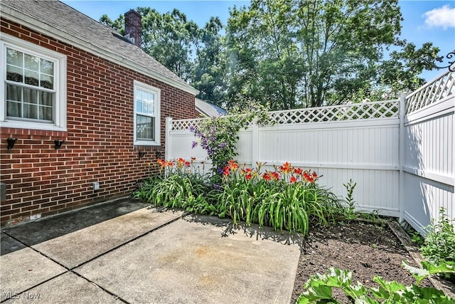 474 W 4th St, Salem, OH 44460 - fenced backyard with a patio