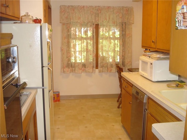 2466 N Taylor Rd, Cleveland Heights, OH 44118 - photo 10