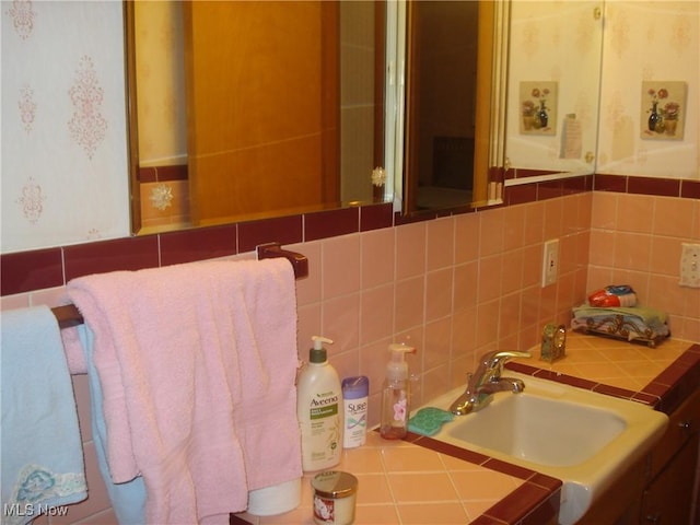 2466 N Taylor Rd, Cleveland Heights, OH 44118 - photo 17