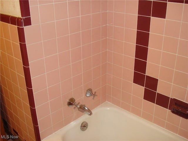 2466 N Taylor Rd, Cleveland Heights, OH 44118 - photo 18