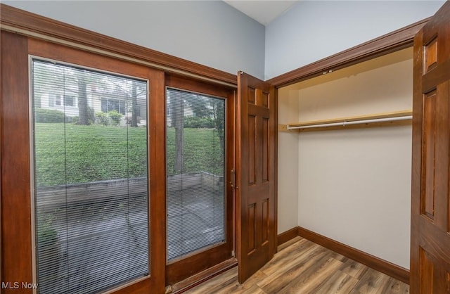 1096 Colegate Dr, Marietta, OH 45750 - view of closet