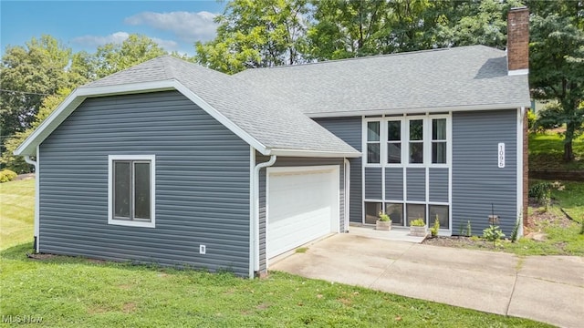 1096 Colegate Dr, Marietta, OH 45750 - garage featuring driveway