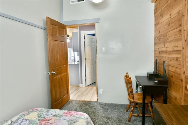 33 Mcdonald Ave, Niles, OH 44446 - carpeted bedroom featuring a desk