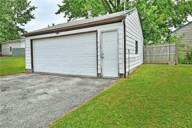 33 Mcdonald Ave, Niles, OH 44446 - view of detached garage