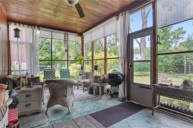 593 Mardon Ave, Akron, OH 44303 - sunroom featuring a ceiling fan