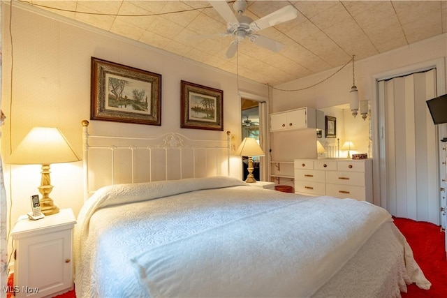 409 Yager Rd, New Franklin, OH 44216 - bedroom featuring a ceiling fan