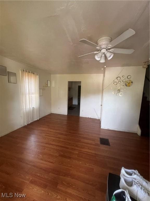 3413 E 72nd St, Cleveland, OH 44127 - photo 3