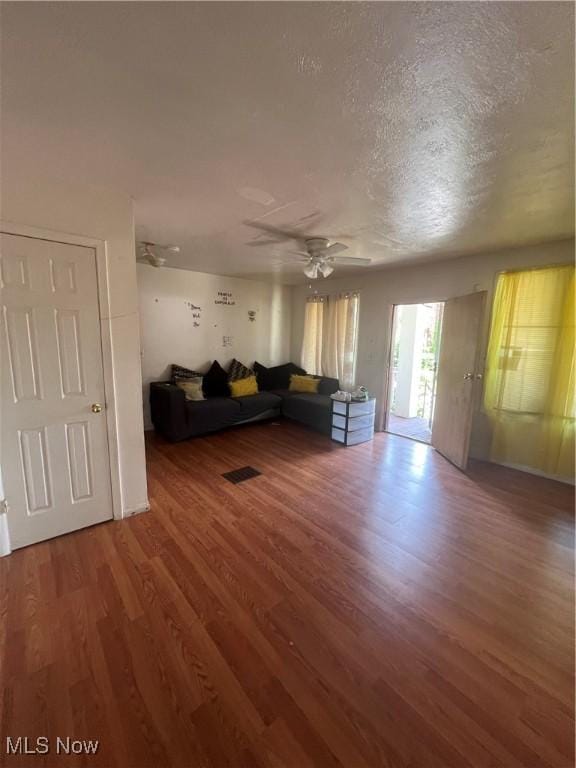 3413 E 72nd St, Cleveland, OH 44127 - photo 4