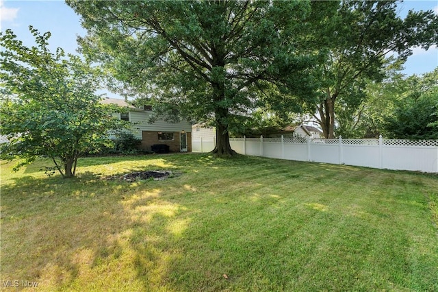 1103 Clinton Ave SE, North Canton, OH 44720 - view of yard