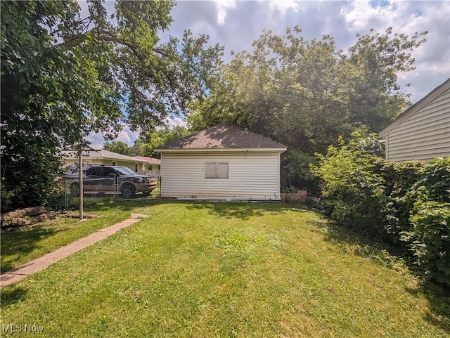 612 W Osborne St, Sandusky, OH 44870 - view of yard