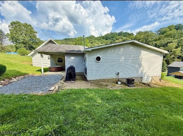 1711 Hardins Run Rd, New Cumberland, WV 26047 - back of property with a yard