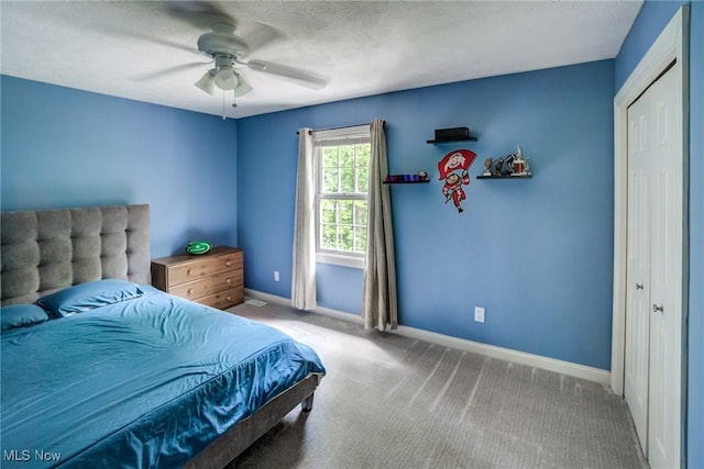 18367 Cranberry Ridge Ln, Chagrin Falls, OH 44023 - carpeted bedroom with a ceiling fan and a textured ceiling