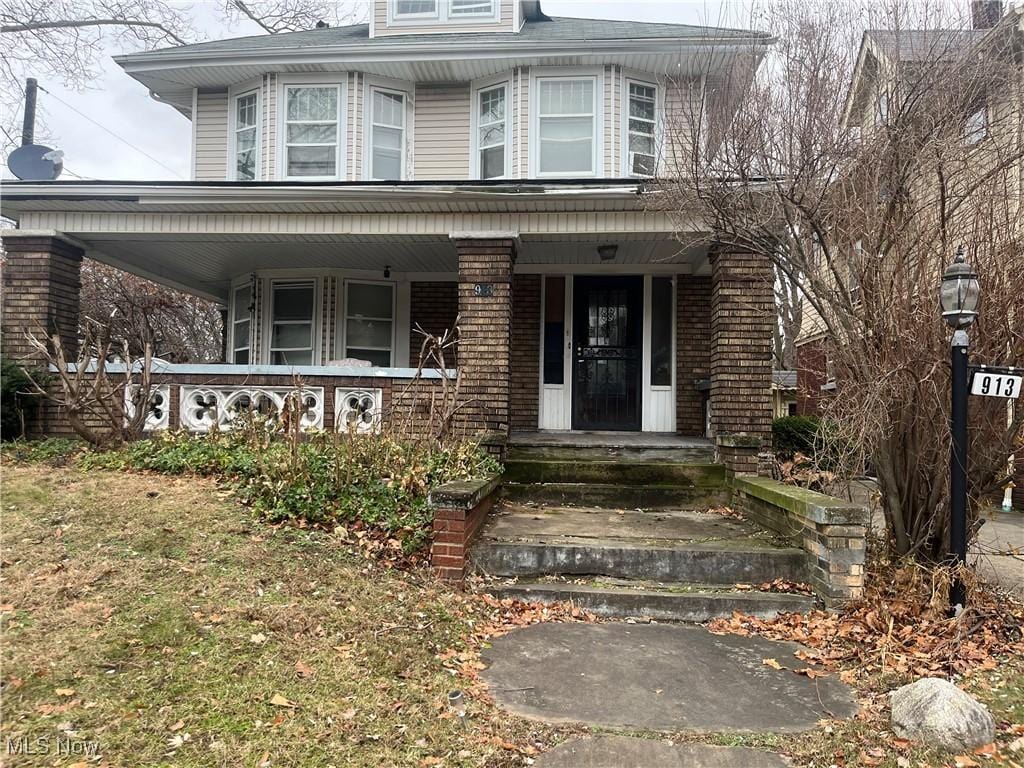 913 Herrick Rd, Cleveland, OH 44108 - photo 1