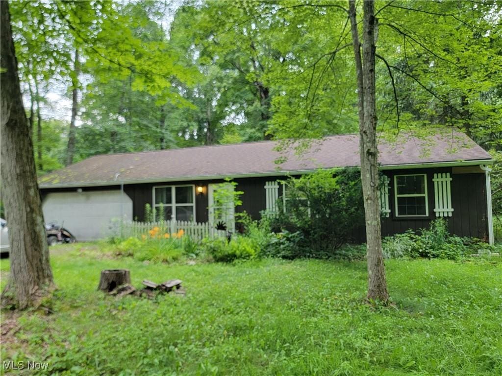 18620 Shaw Rd, Chagrin Falls, OH 44023 - photo 1