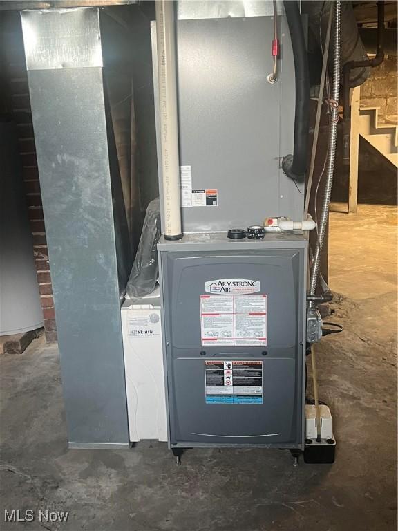 423 W Main St, Barnesville, OH 43713 - utilities featuring heating unit