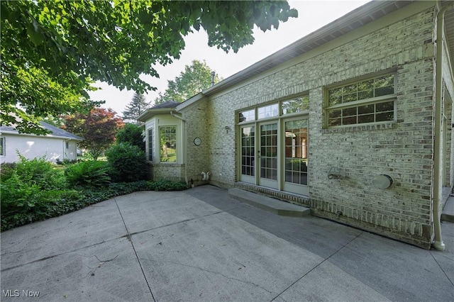 1110 Mansion Dr, Barberton, OH 44203 - view of patio / terrace