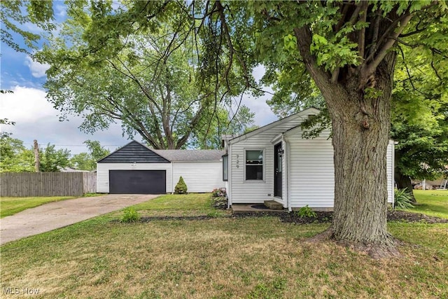 729 Kenilworth Ave, Sheffield Lake, OH 44054 - photo 2