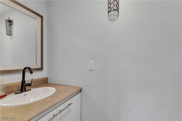 729 Kenilworth Ave, Sheffield Lake, OH 44054 - photo 23