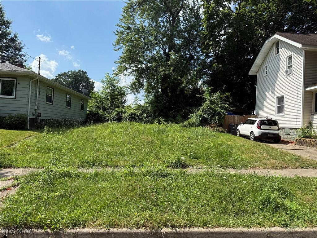 1874 Adelaide Blvd, Akron, OH 44305