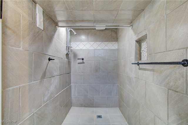 1648 Frederick Ave SW, Canton, OH 44706 - full bath with tiled shower