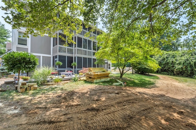 255 Portage Lakes Dr Unit E, Akron, OH 44319 - view of yard