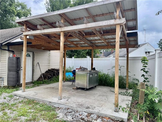 667 Eastland Ave, Akron, OH 44305 - view of patio