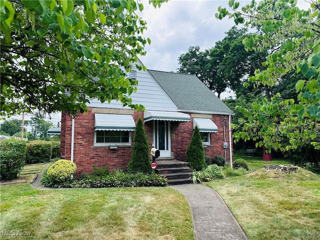 517 Fairway Blvd, Willowick, OH 44095 - photo 1