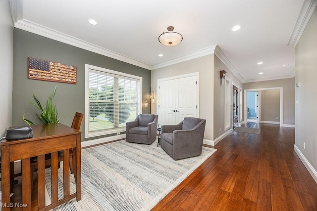 390 Powell Riverfront Rd, Saint Marys, WV 26170 - entrance foyer featuring dark wood finished floors, recessed lighting, and crown molding