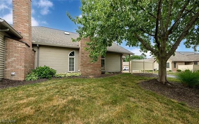 1412 Tewksbury Cir Unit 1C, Cuyahoga Falls, OH 44221 - view of grassy yard