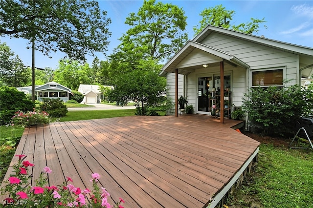 2107 13th St, Cuyahoga Falls, OH 44223 - wooden terrace with a lawn