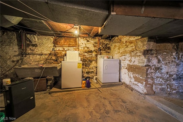 6248 Massillon Rd SW, Navarre, OH 44662 - unfinished below grade area featuring separate washer and dryer