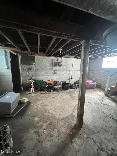 1510 E 174th St, Cleveland, OH 44110 - photo 24