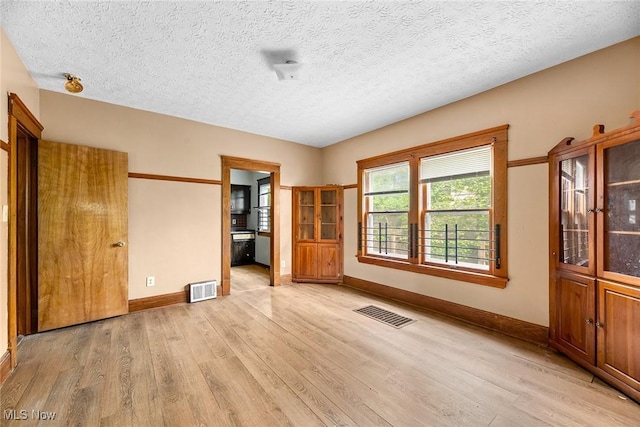 1753 Collamer Ave, Cleveland, OH 44112 - photo 11