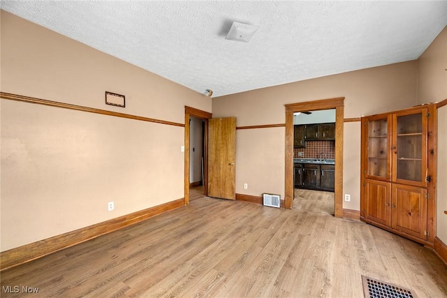 1753 Collamer Ave, Cleveland, OH 44112 - photo 12
