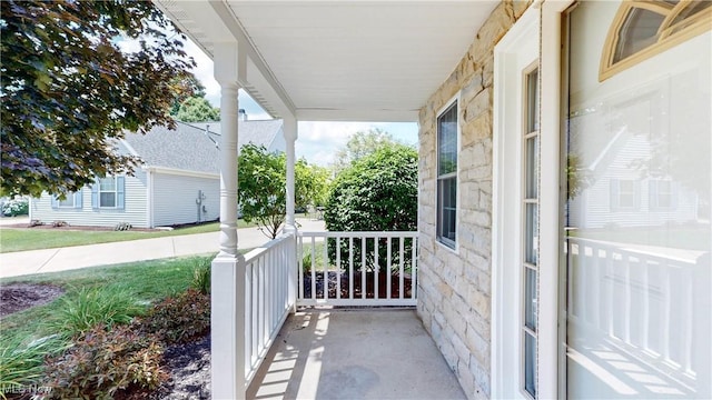 8531 Creekside Dr, Sagamore Hills, OH 44067 - view of porch