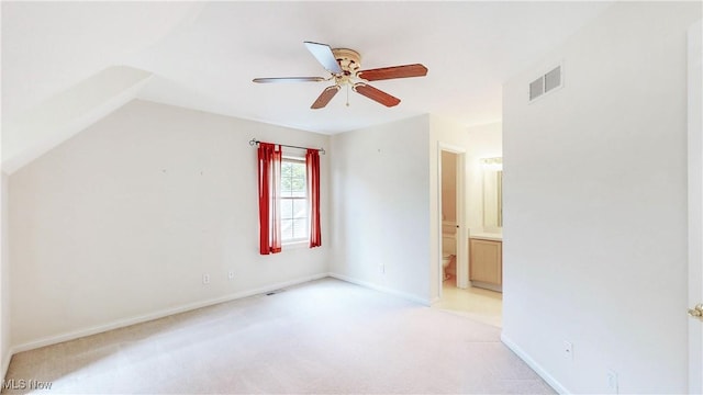 8531 Creekside Dr, Sagamore Hills, OH 44067 - unfurnished room with light carpet and a ceiling fan