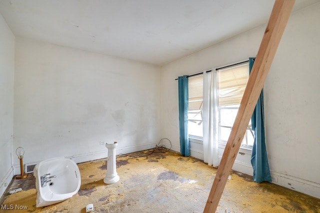1140 E 113th St, Cleveland, OH 44108 - photo 4