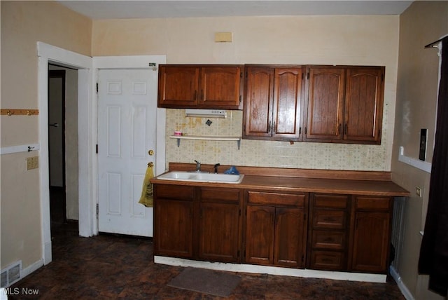 841 Whitcomb Rd, Cleveland, OH 44110 - photo 10