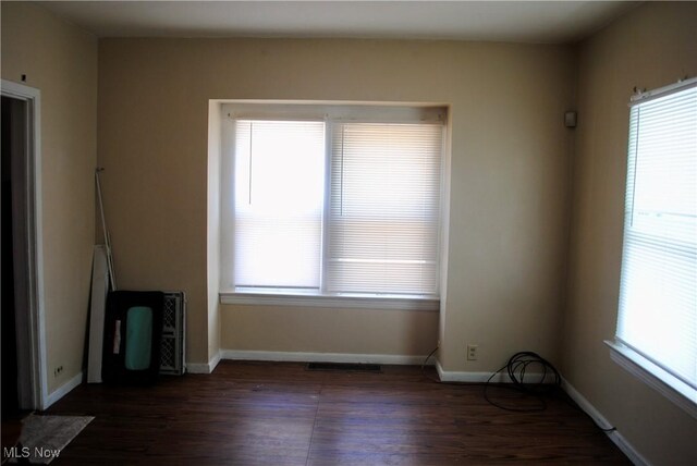 841 Whitcomb Rd, Cleveland, OH 44110 - photo 12