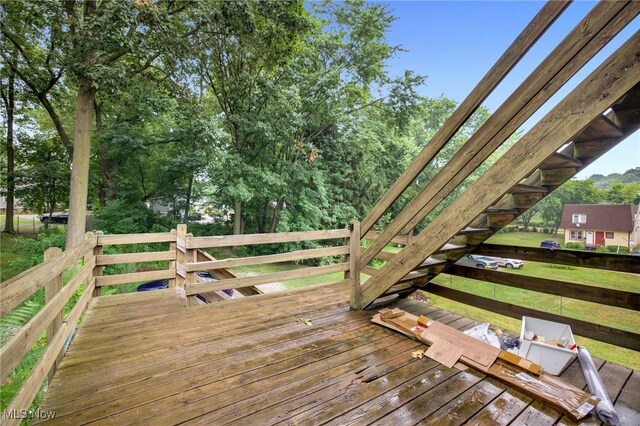 523 Gage St, Akron, OH 44311 - view of wooden terrace