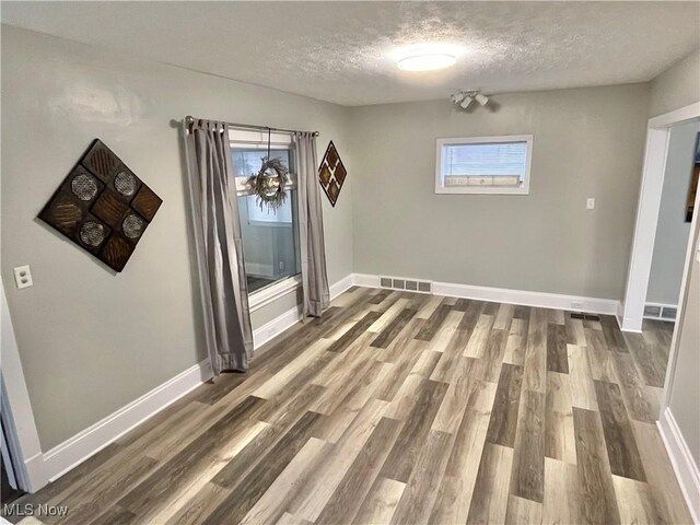 10914 Fidelity Ave, Cleveland, OH 44111 - photo 36